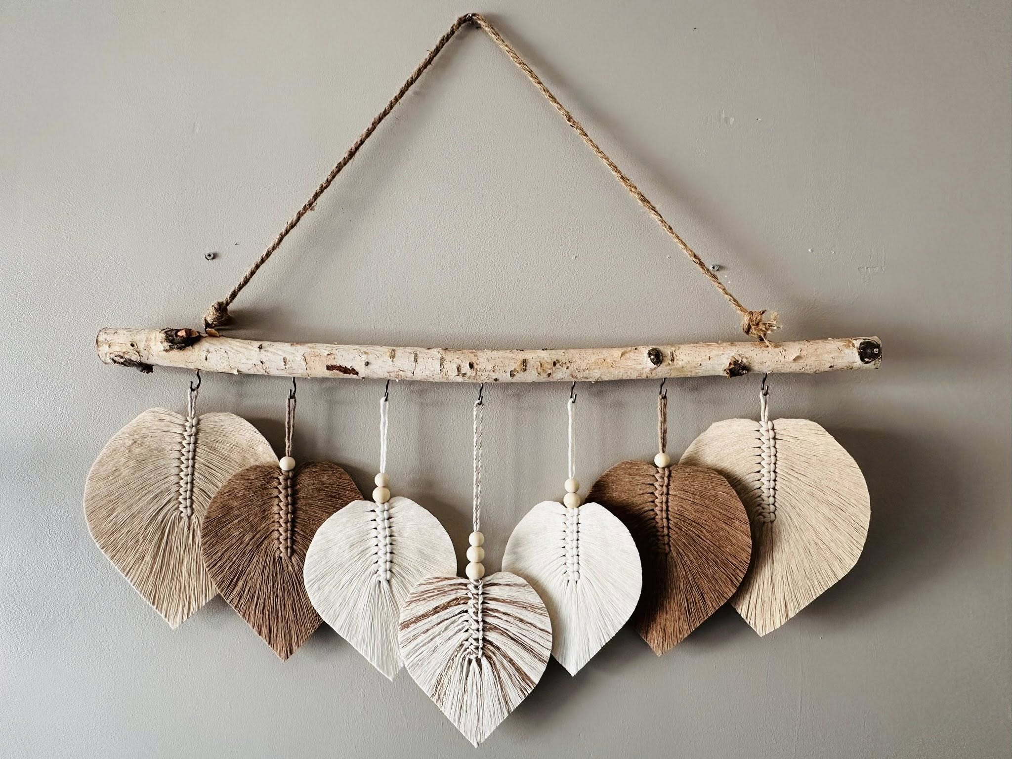 Suspension murale “Plumes Naturelles”